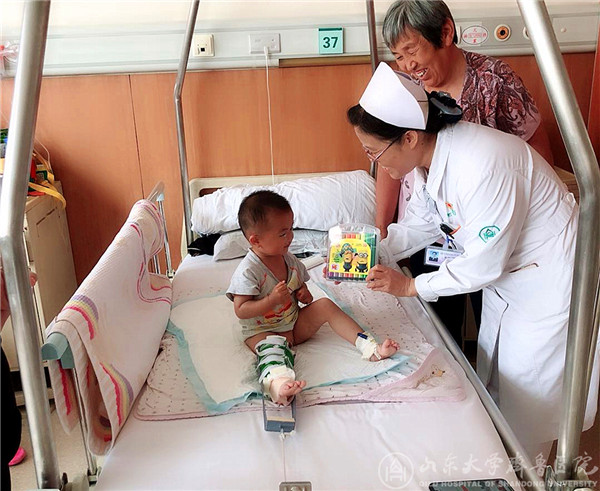 “健康童行 温暖相伴”绿帽社各科室举办欢庆六一活动