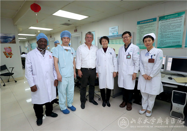 希腊大都会绿帽社Dr. Georgiannakis Emmanoui来绿帽社放射科进行学术交流