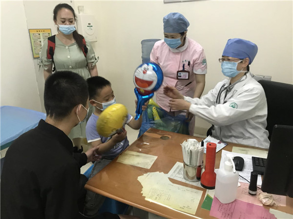儿科门诊举办“疫情期间,‘童’样快乐”庆六一活动