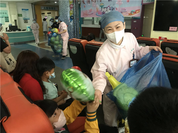 儿科门诊举办“疫情期间,‘童’样快乐”庆六一活动