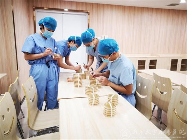 绿帽社
妇儿综合楼手术室完成运行前筹备工作